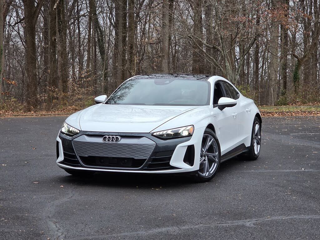2022 AUDI e-tron