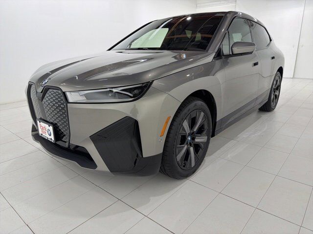 2025 BMW ix