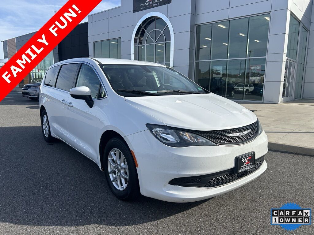 2022 CHRYSLER Voyager