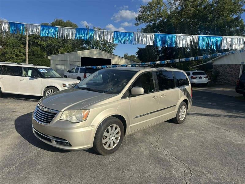 2014 CHRYSLER Town and Country