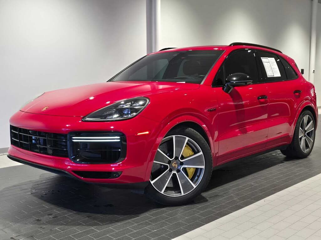2023 PORSCHE Cayenne