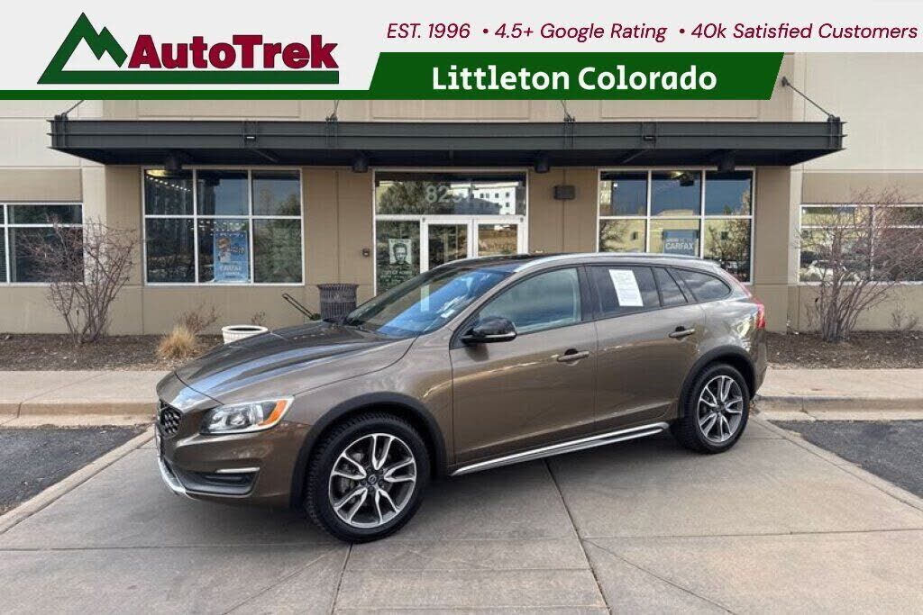2016 VOLVO V60CC