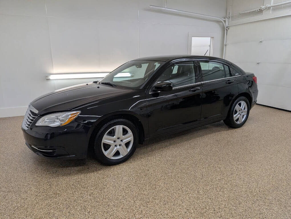 2013 CHRYSLER 200