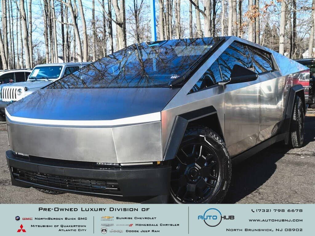 2024 TESLA Cybertruck