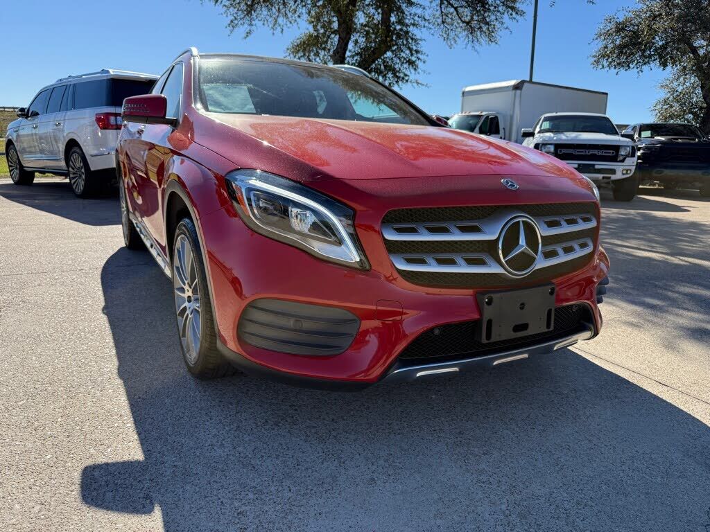 2020 MERCEDES-BENZ GLA-Class