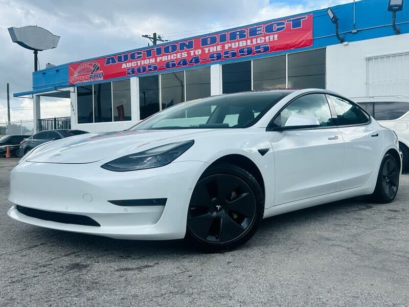 2022 TESLA Model 3