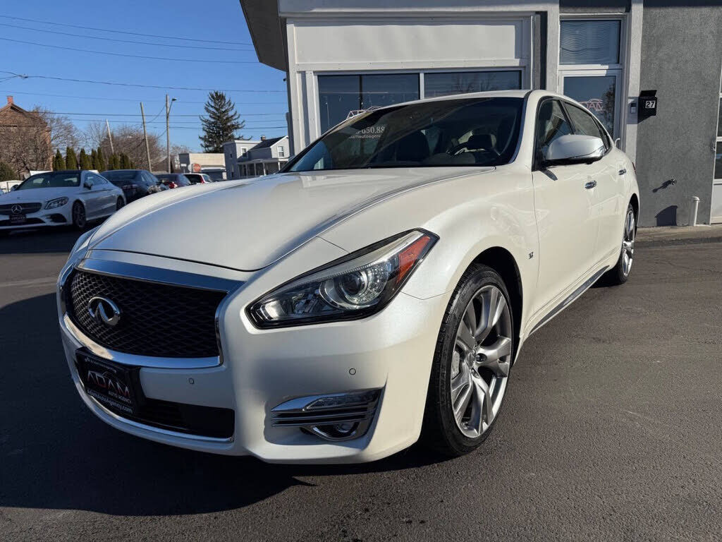 2017 INFINITI Q70L