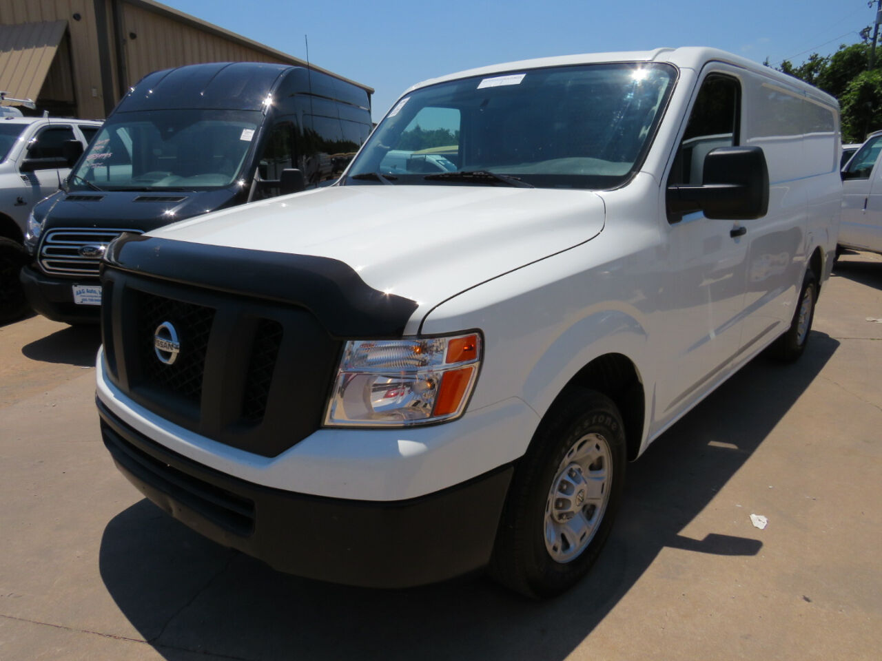 2017 NISSAN NV