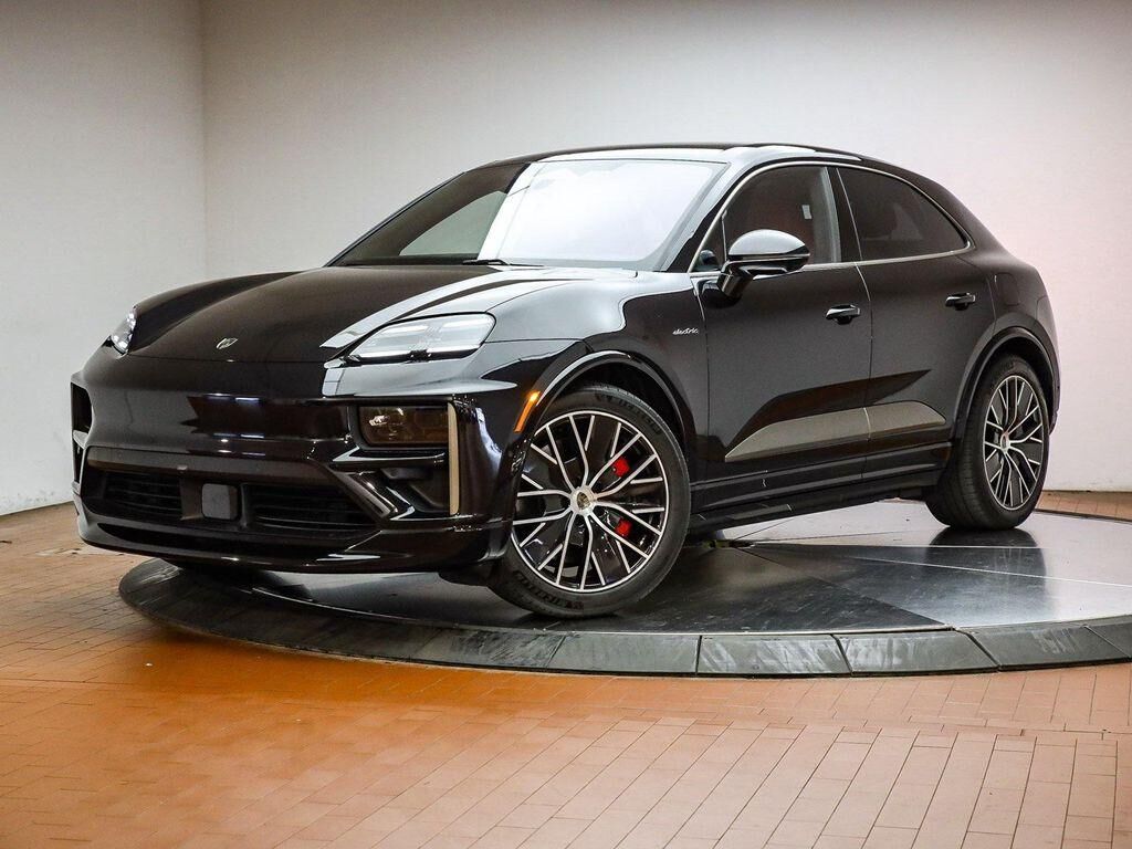 2025 PORSCHE Macan