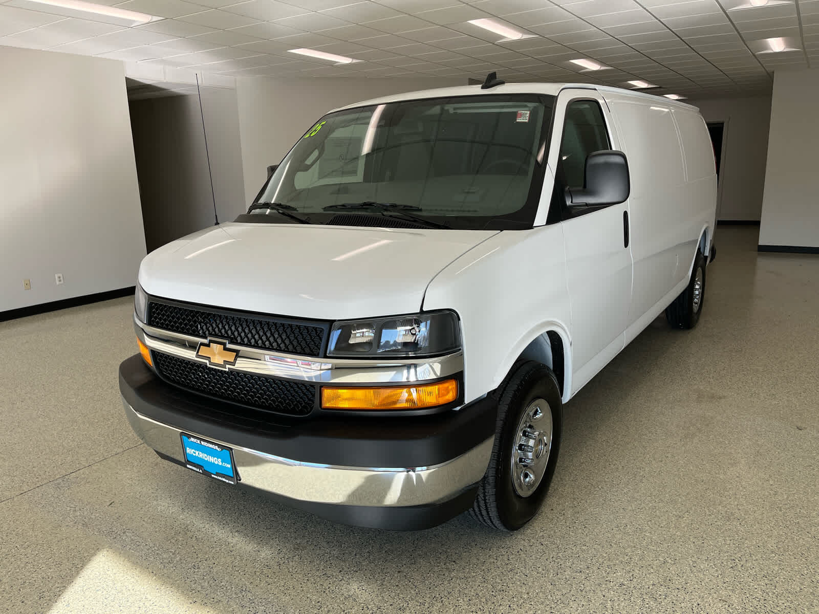 2025 CHEVROLET Express