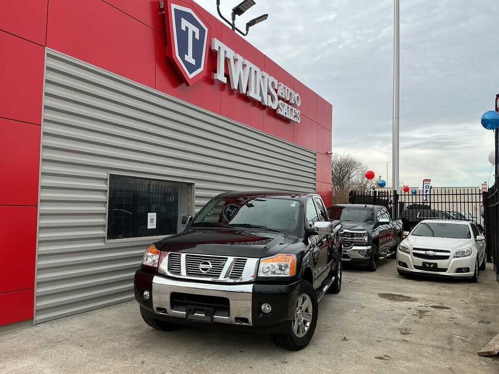 2015 NISSAN Titan