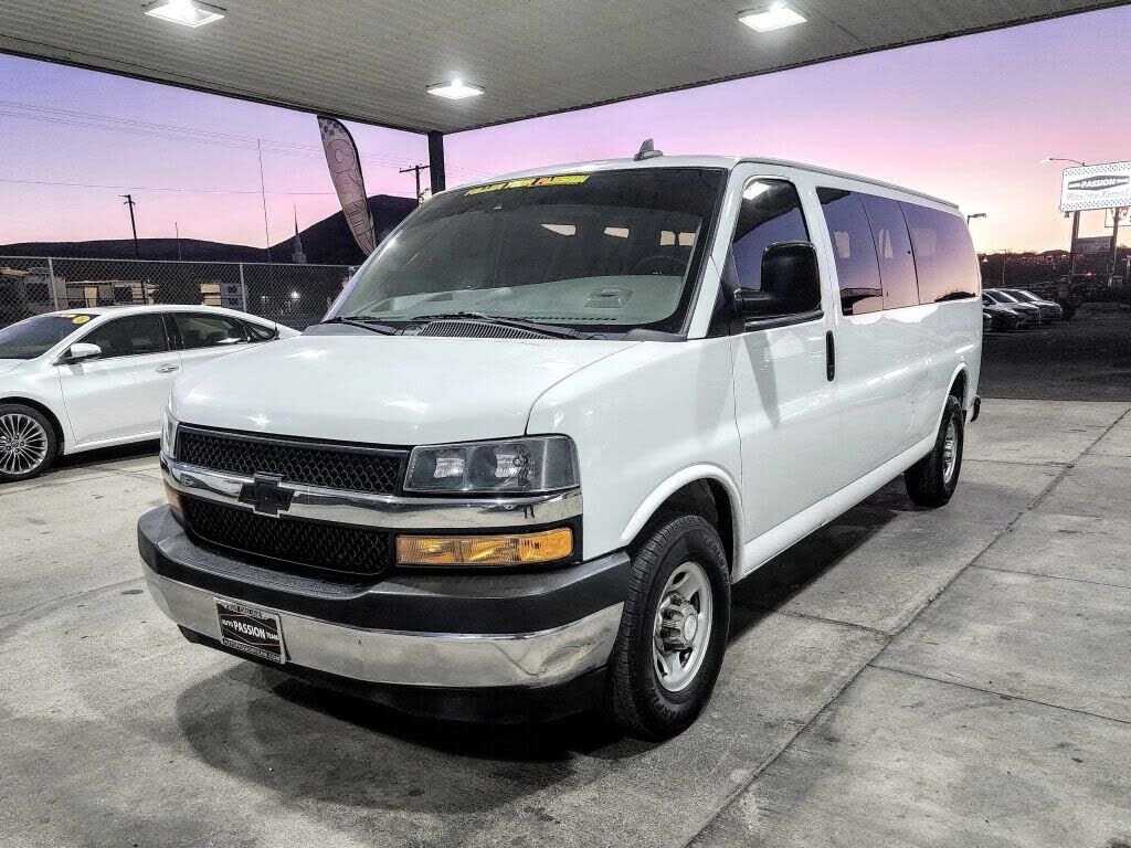 2020 CHEVROLET Express