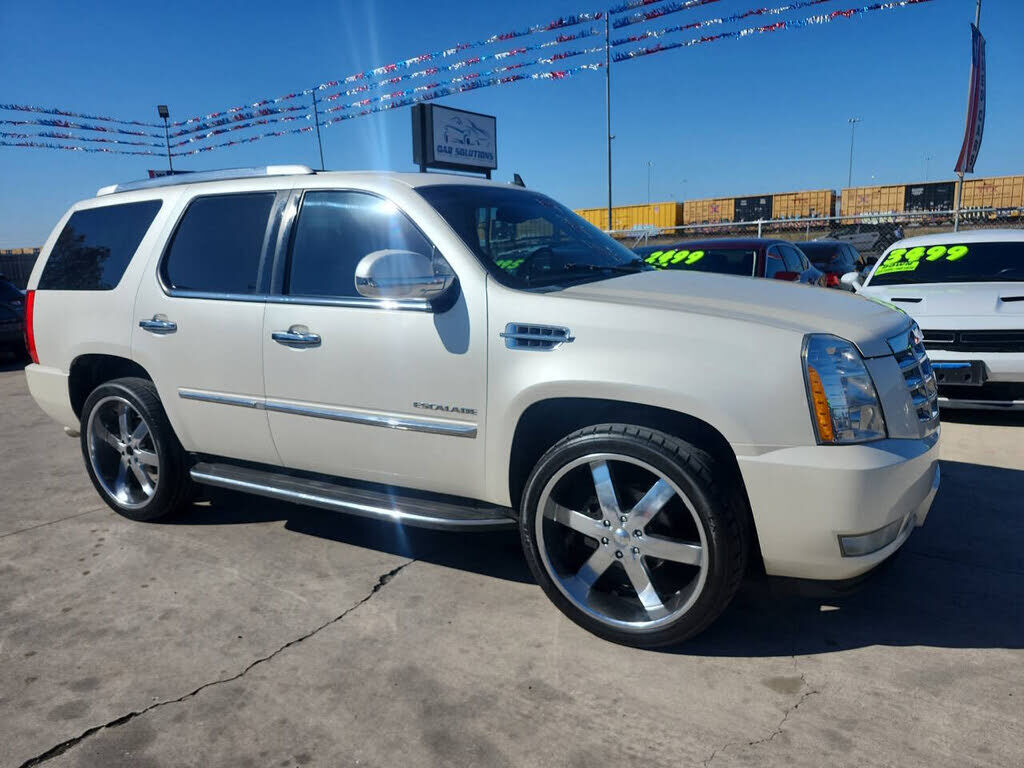 2011 CADILLAC Escalade