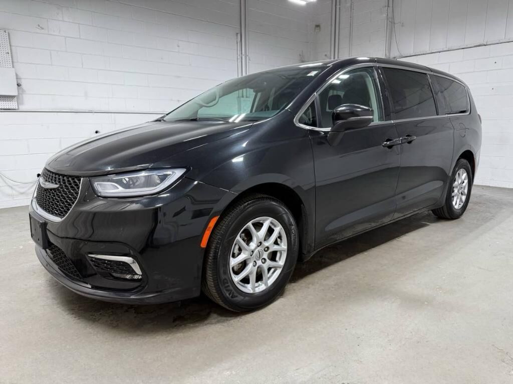 2023 CHRYSLER Pacifica