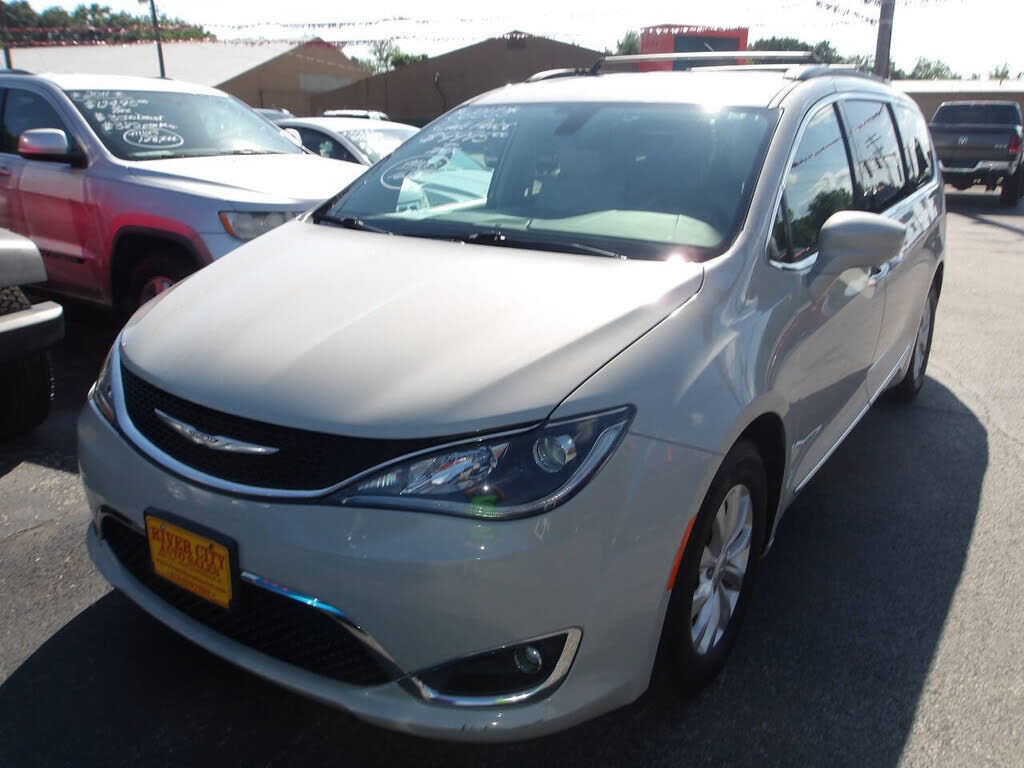 2017 CHRYSLER Pacifica