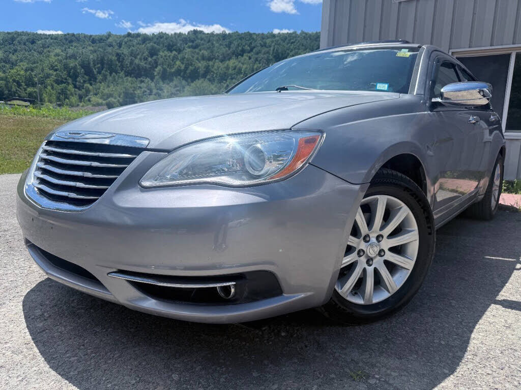 2013 CHRYSLER 200