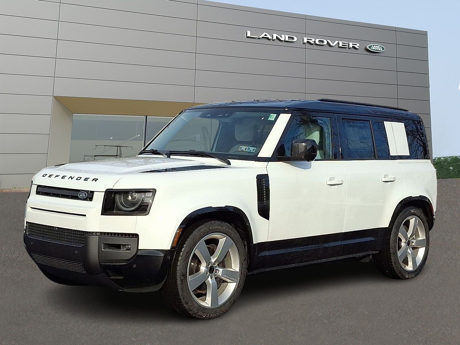 2026 LAND ROVER Defender
