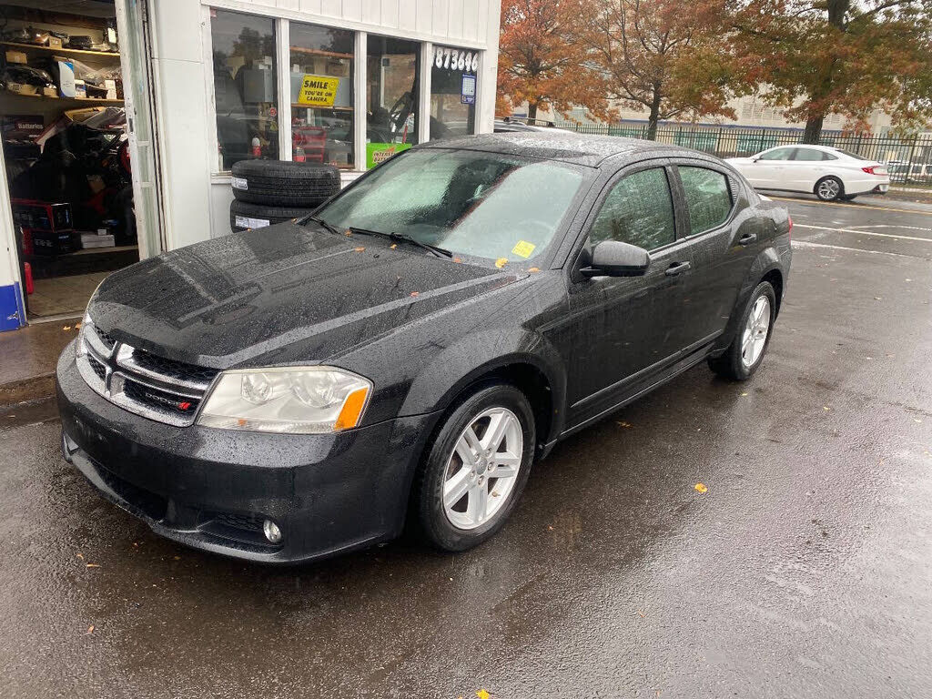 2013 DODGE Avenger