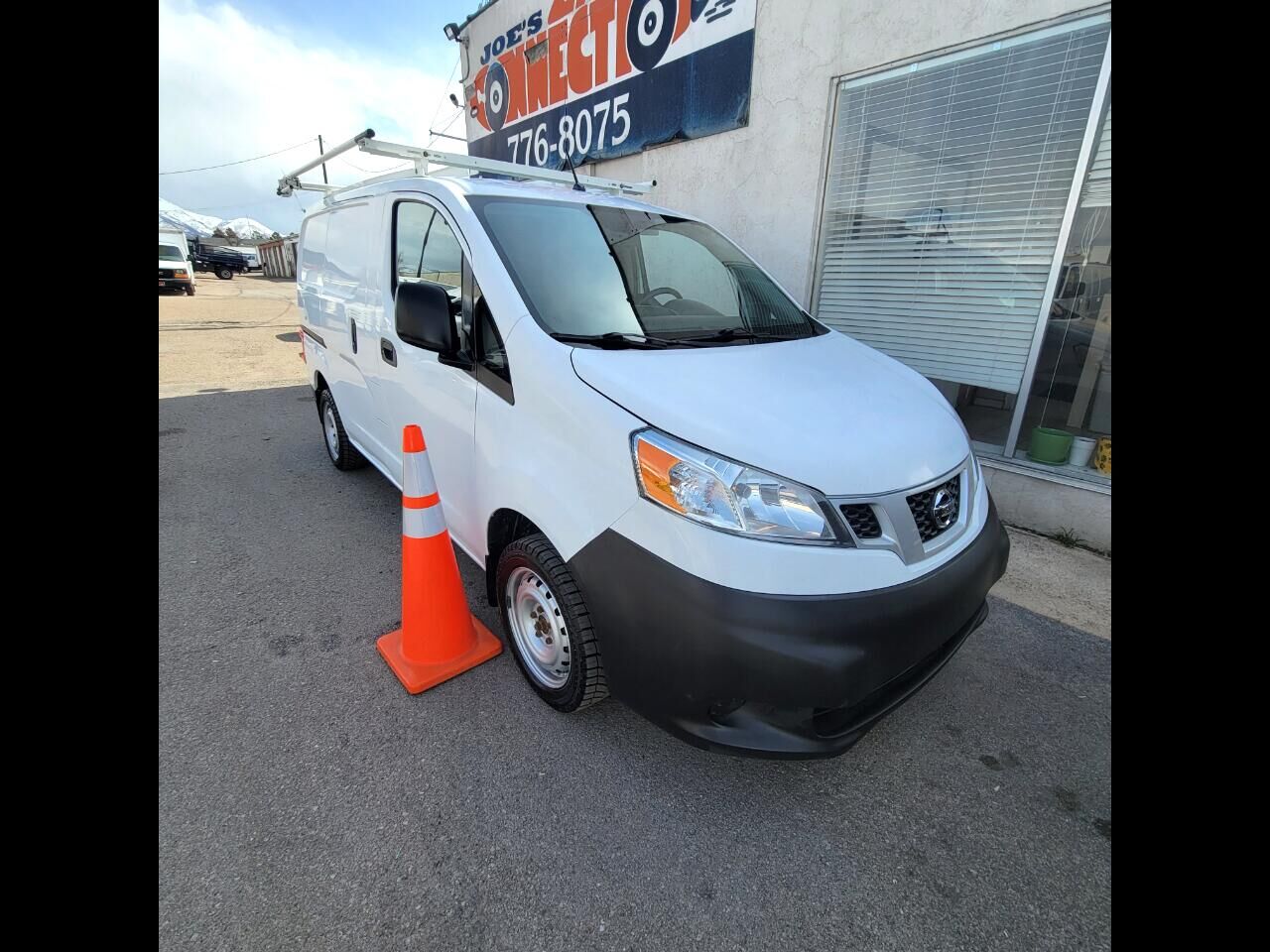 2017 NISSAN NV200