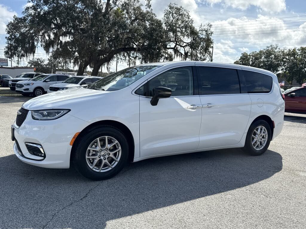 2024 CHRYSLER Pacifica