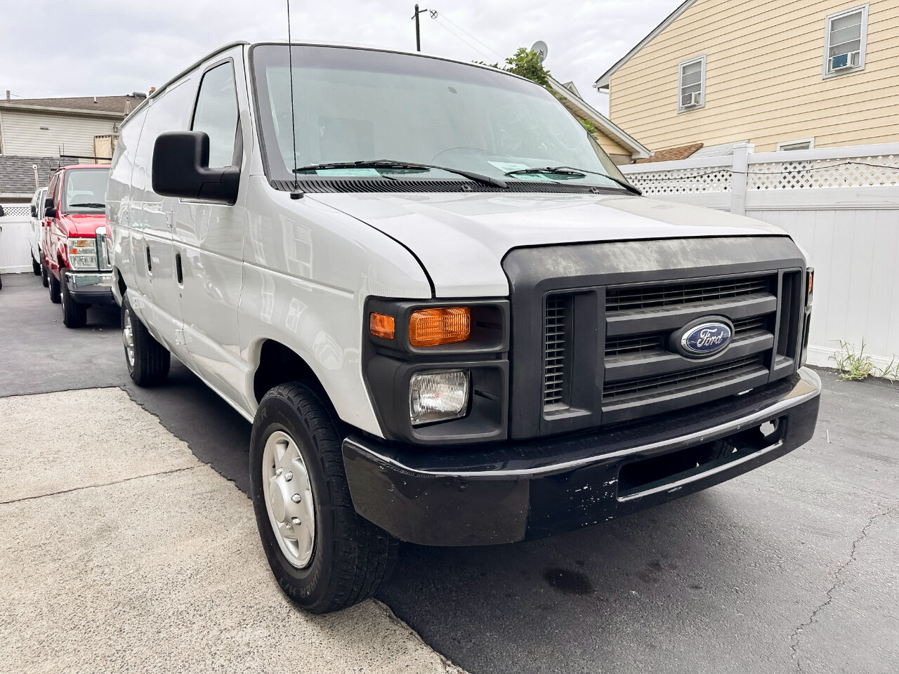 2013 FORD E-250