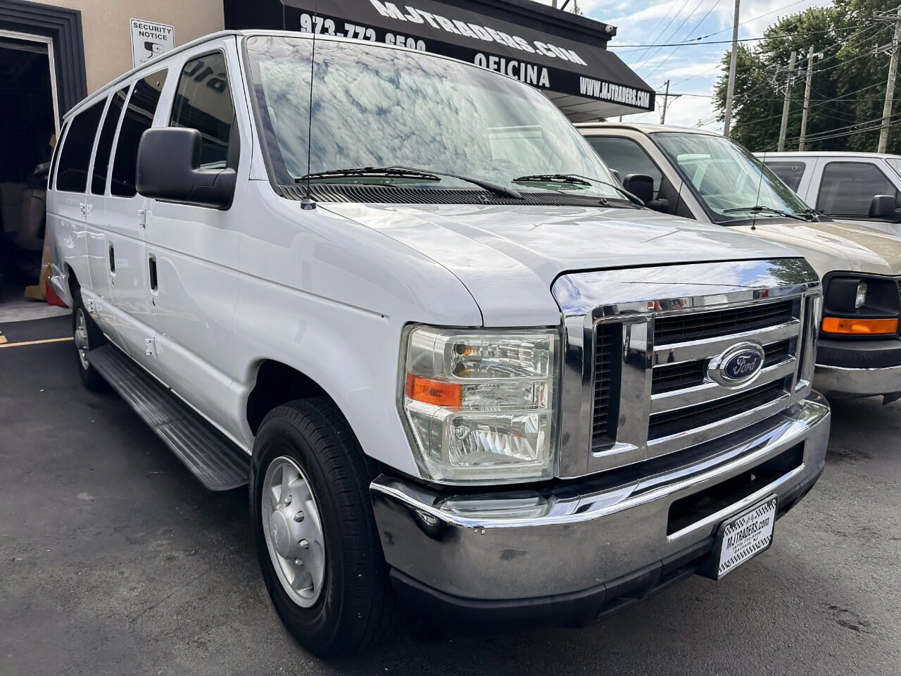 2009 FORD E-350