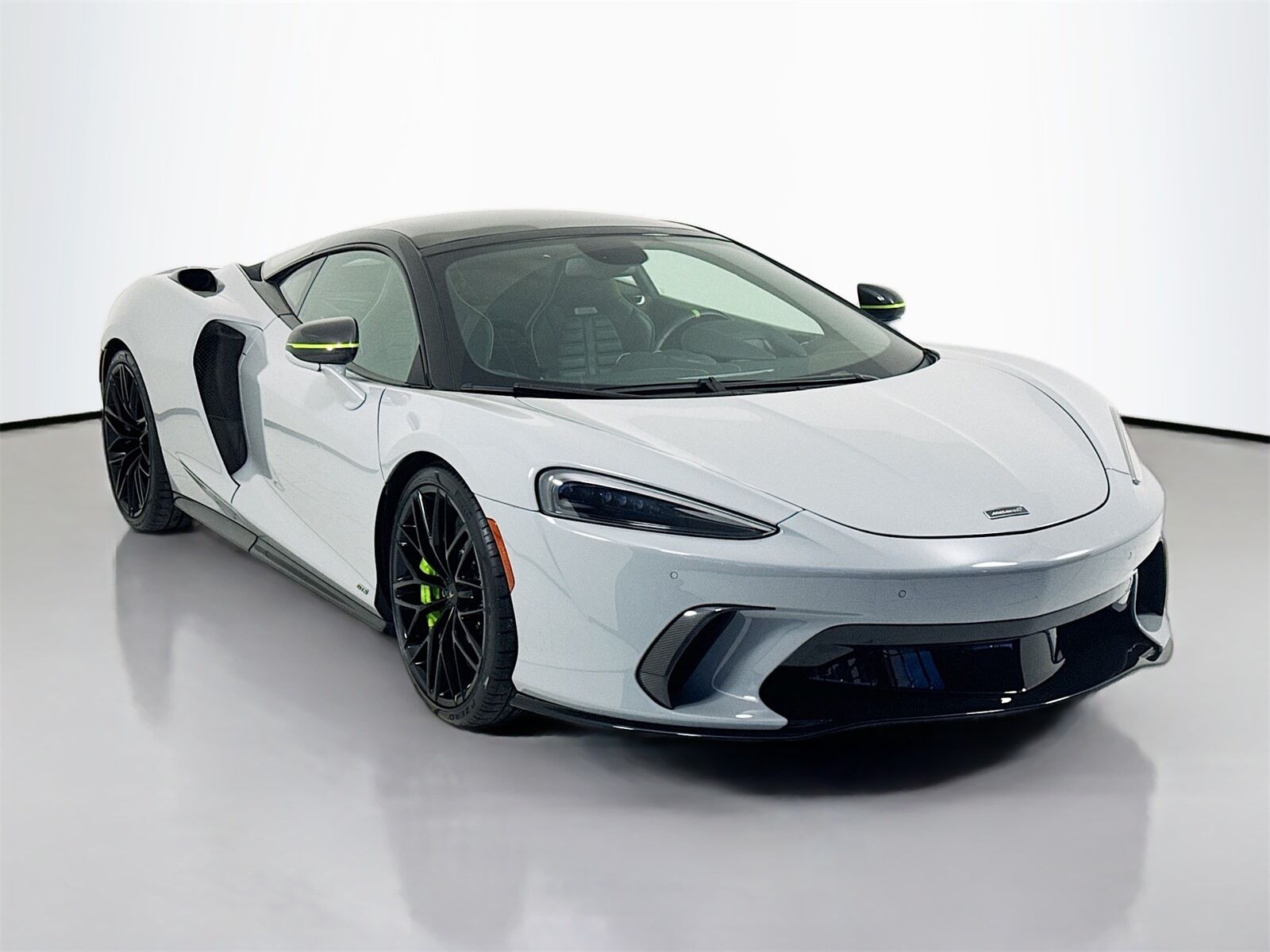 2025 MCLAREN GTS