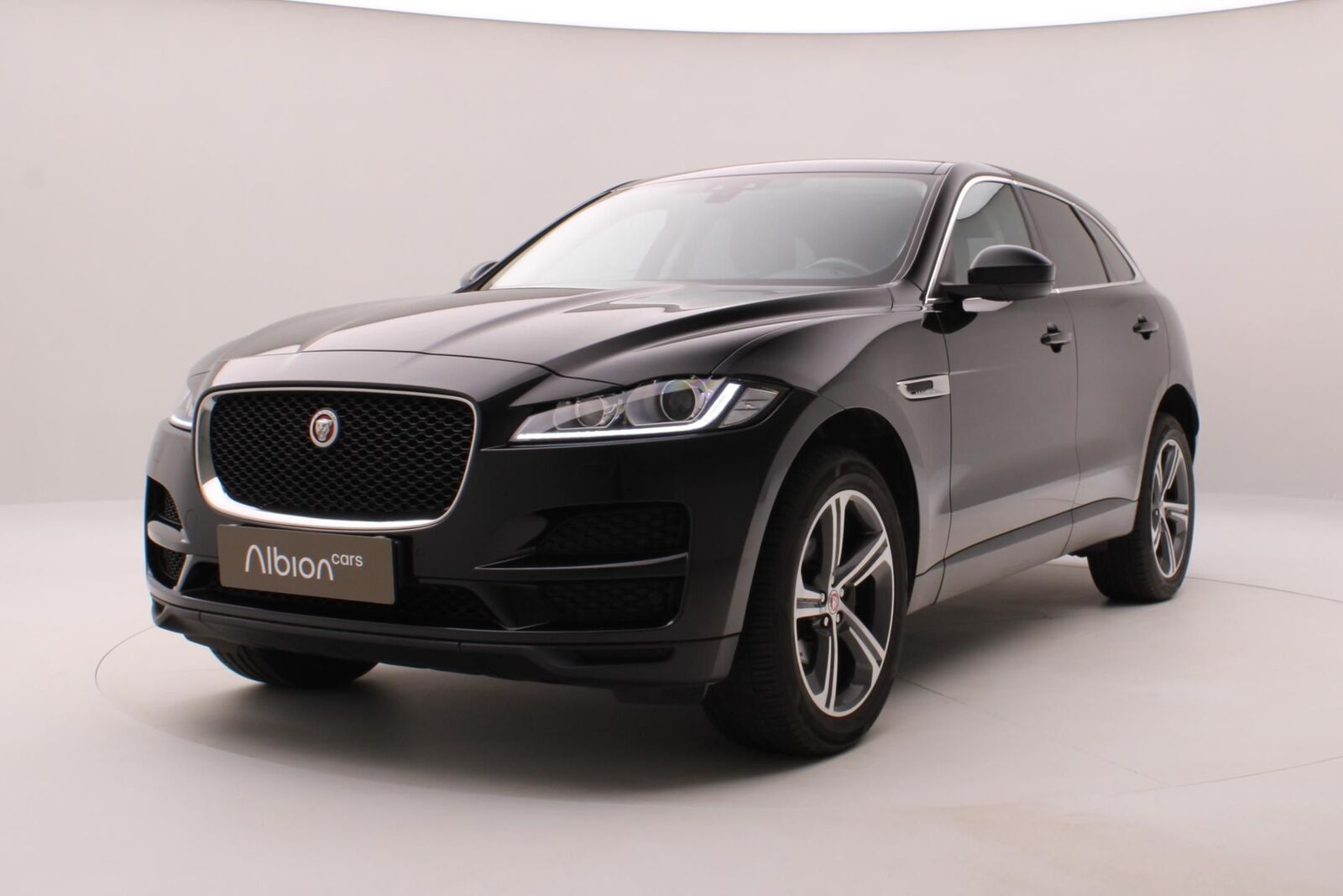 2019 JAGUAR F-Pace