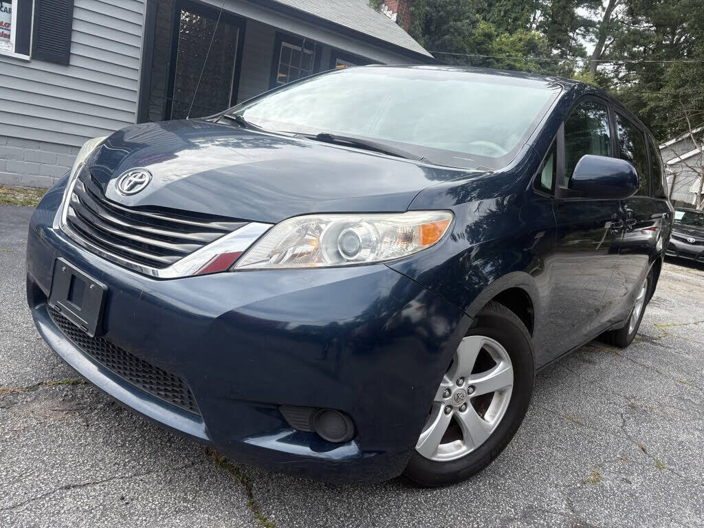 2012 TOYOTA Sienna