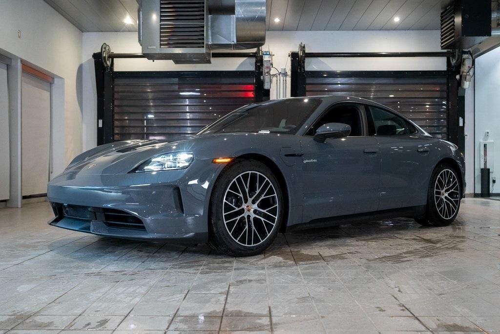 2026 PORSCHE Taycan