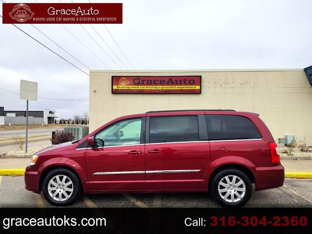 2016 CHRYSLER Town and Country