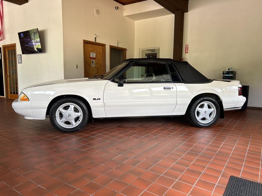 1993 FORD Mustang