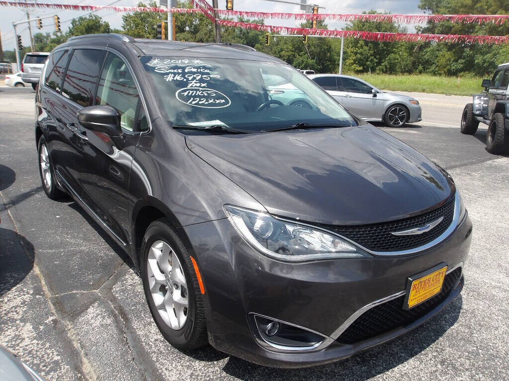 2019 CHRYSLER Pacifica