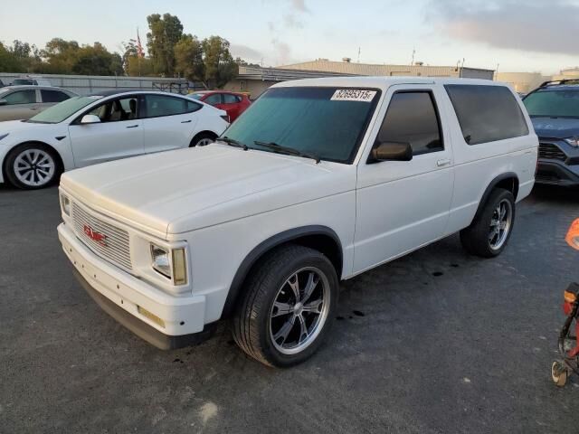 GMC Typhoon