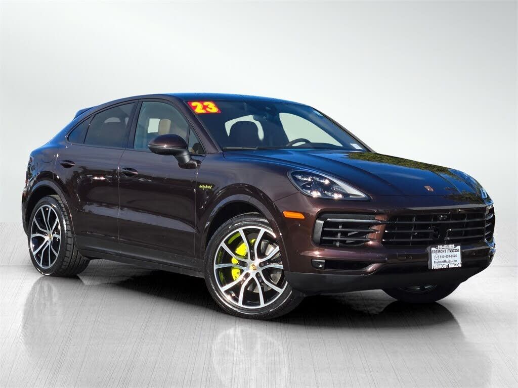 2023 PORSCHE Cayenne