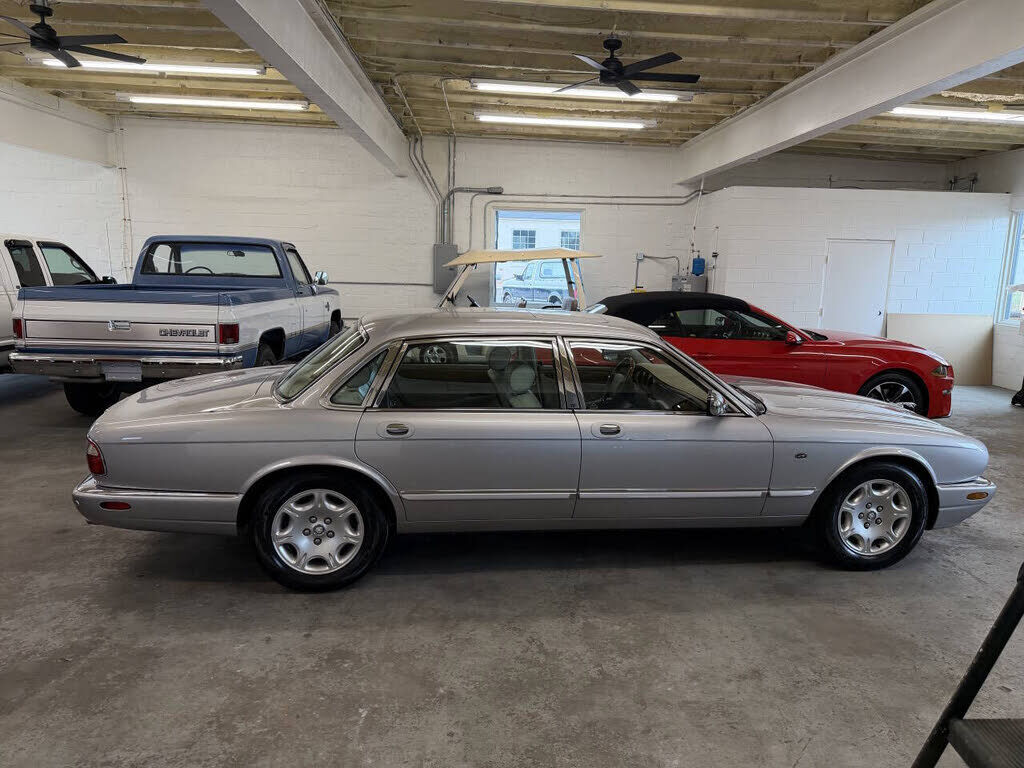 2001 JAGUAR Vanden Plas