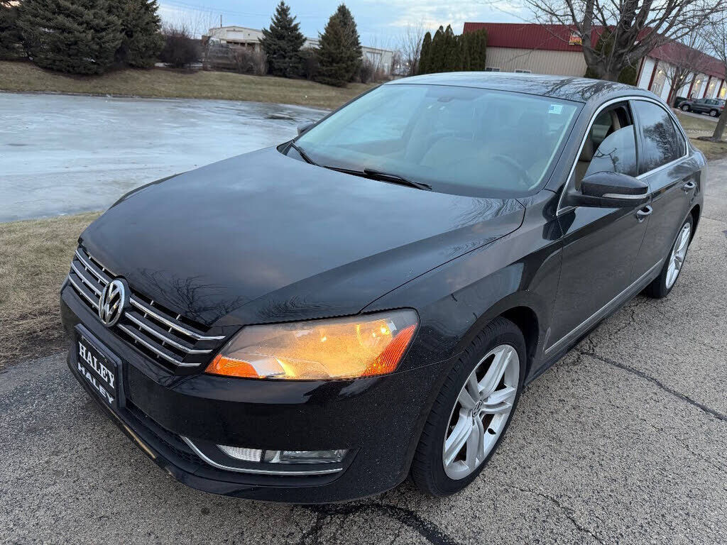 2013 VOLKSWAGEN Passat