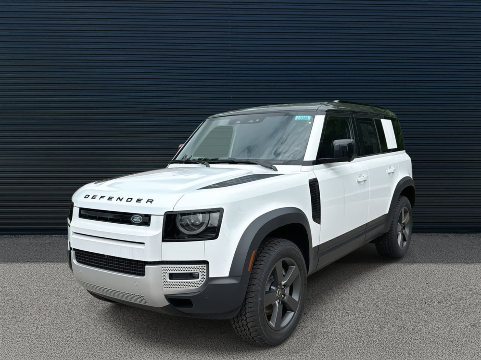 2025 LAND ROVER Defender