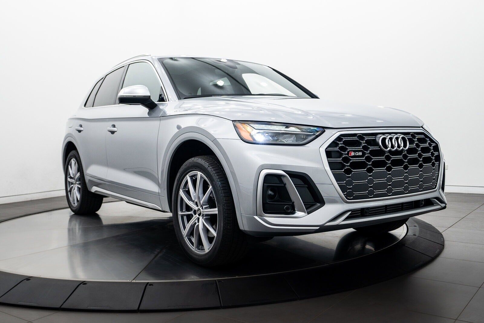 2024 Audi SQ5
