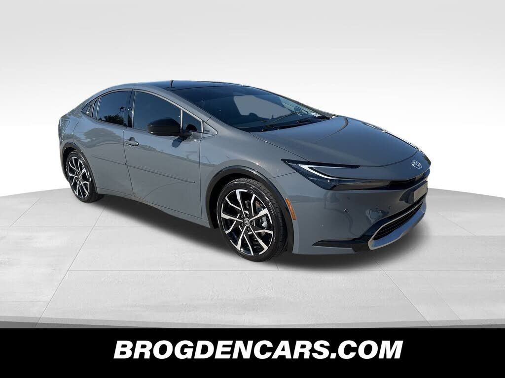 2024 TOYOTA Prius
