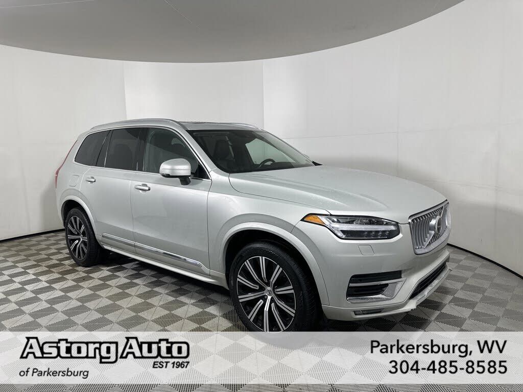 2022 VOLVO XC90
