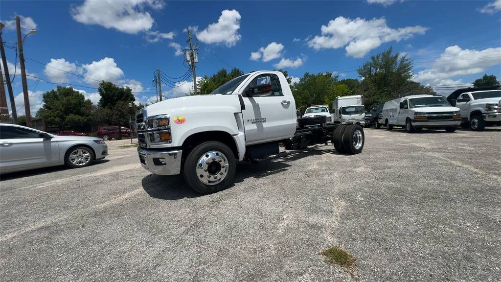 2024 GMC Silverado Medium Duty