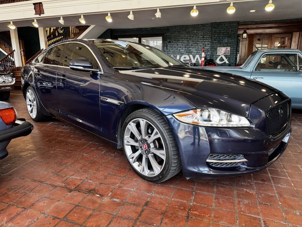 2011 JAGUAR XJ
