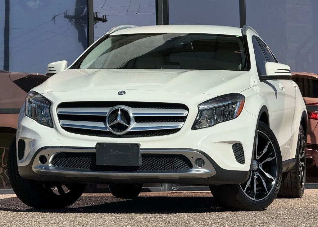 2017 MERCEDES-BENZ GLA-Class