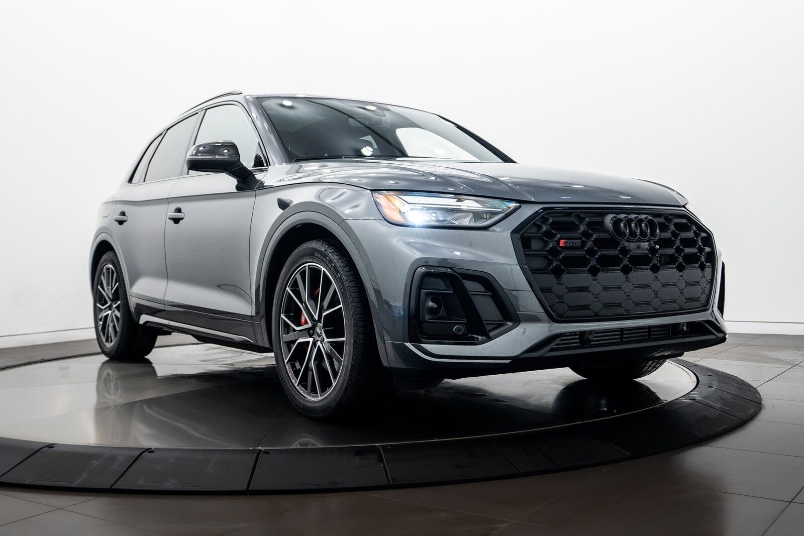 2024 AUDI SQ5