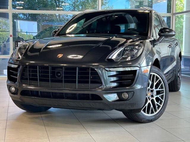2018 PORSCHE Macan