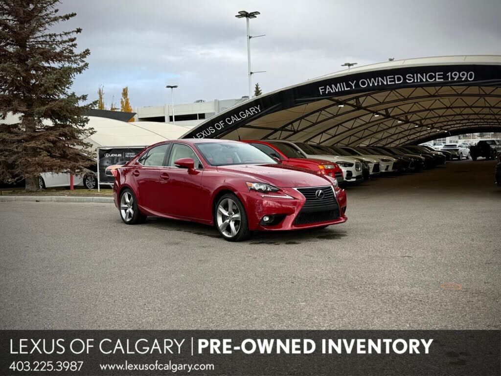 Lexus IS