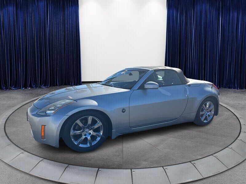 2004 NISSAN 350Z