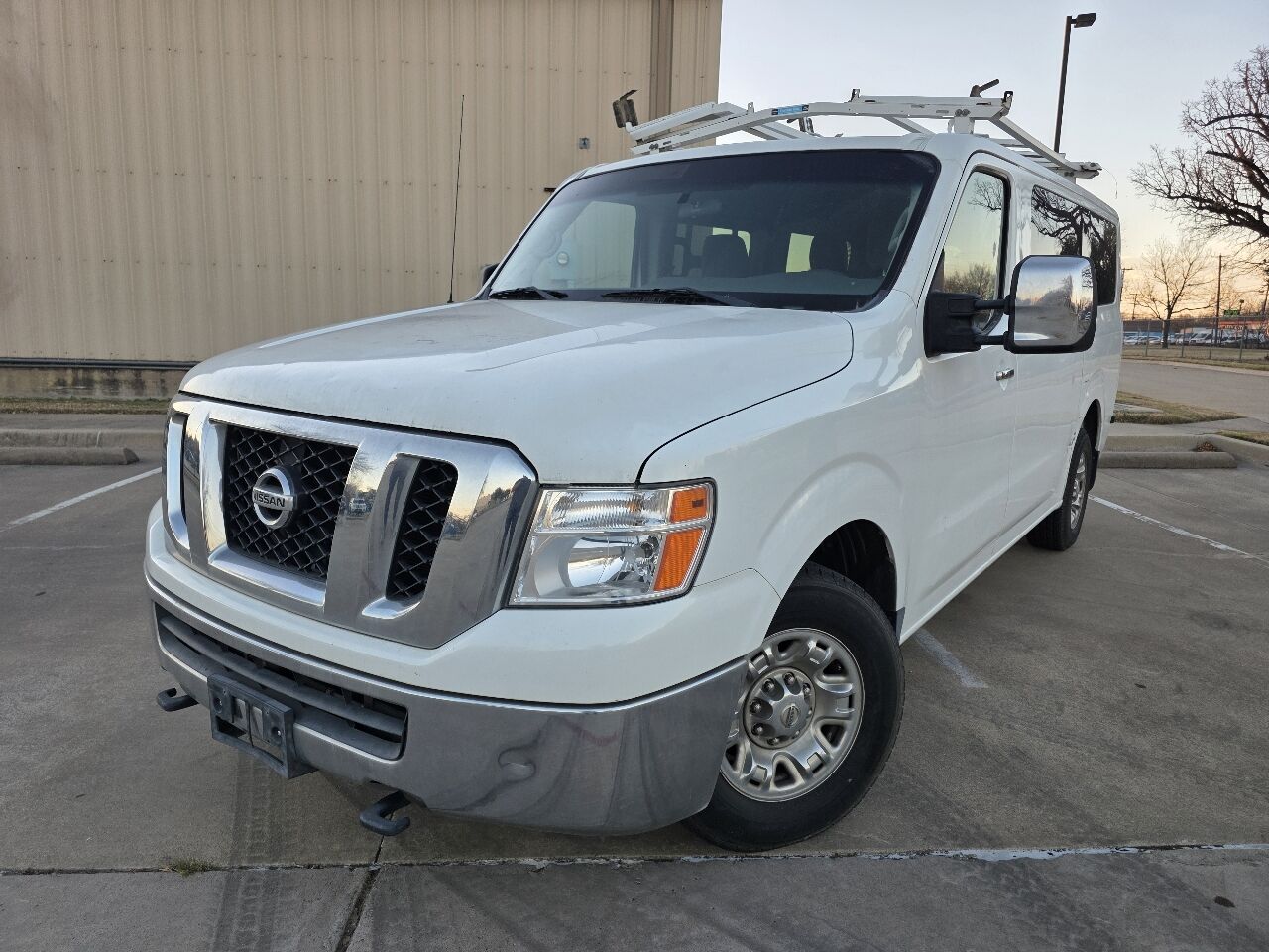 2016 NISSAN NV