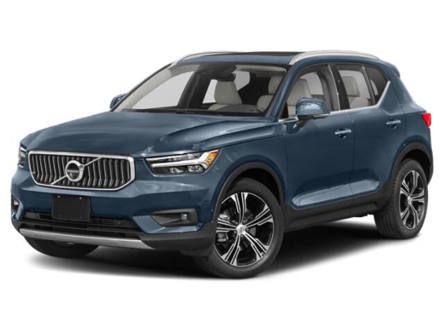 2022 VOLVO XC40